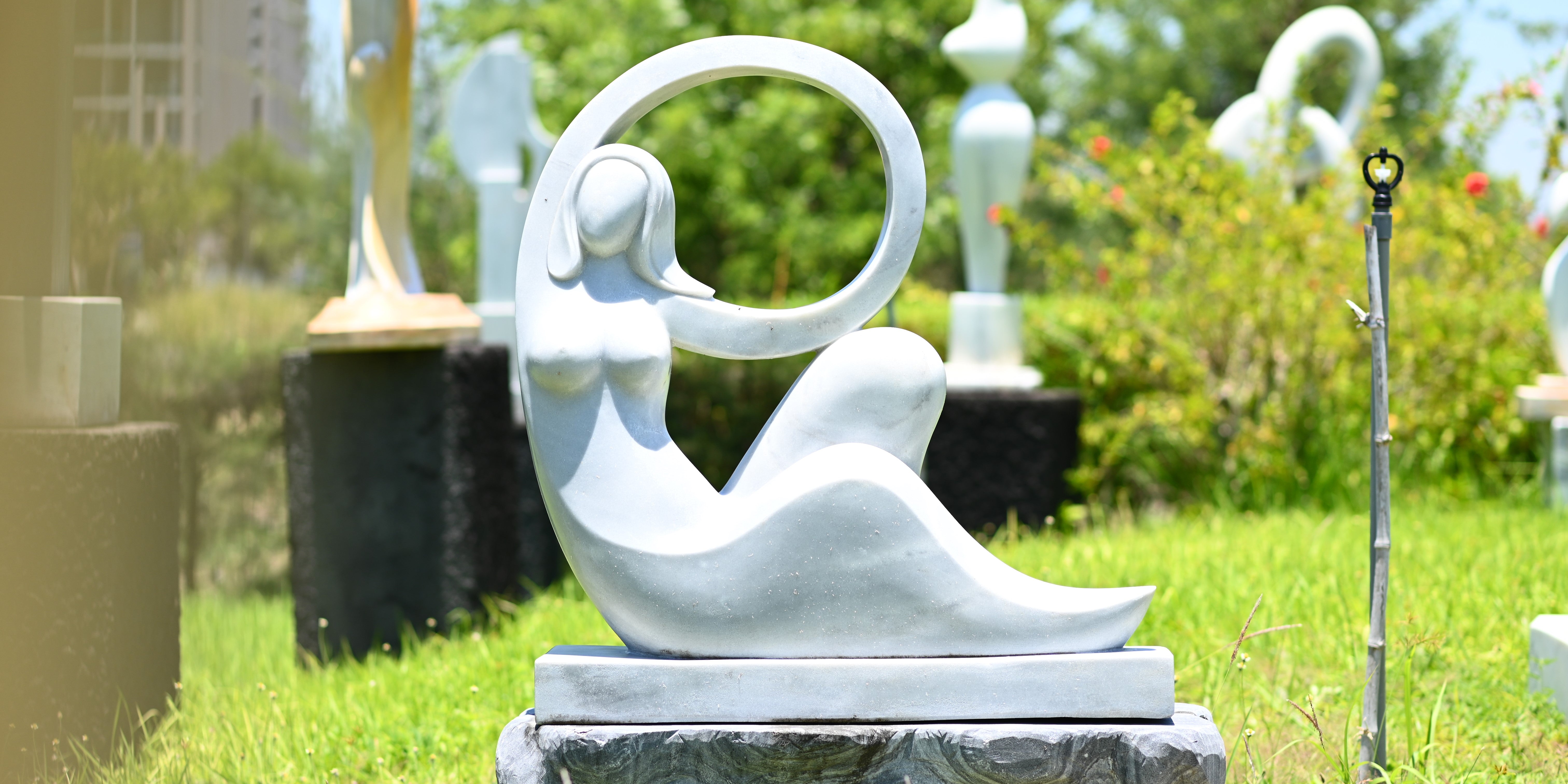 Add Artistic Flair with Unique Sculptural Designs