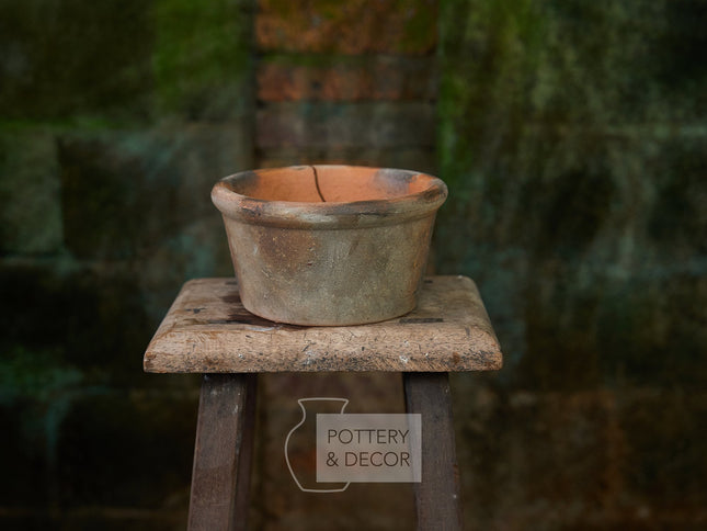 Cressent Round Planter Baja Bronze